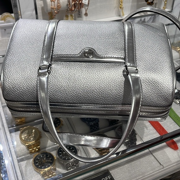 MICHAEL KORS JST MD DUFFLE TOP ZIP SATCHEL SHOULDER CROSSBODY BAG MK SILVER
PEBB - Picture 10 of 16